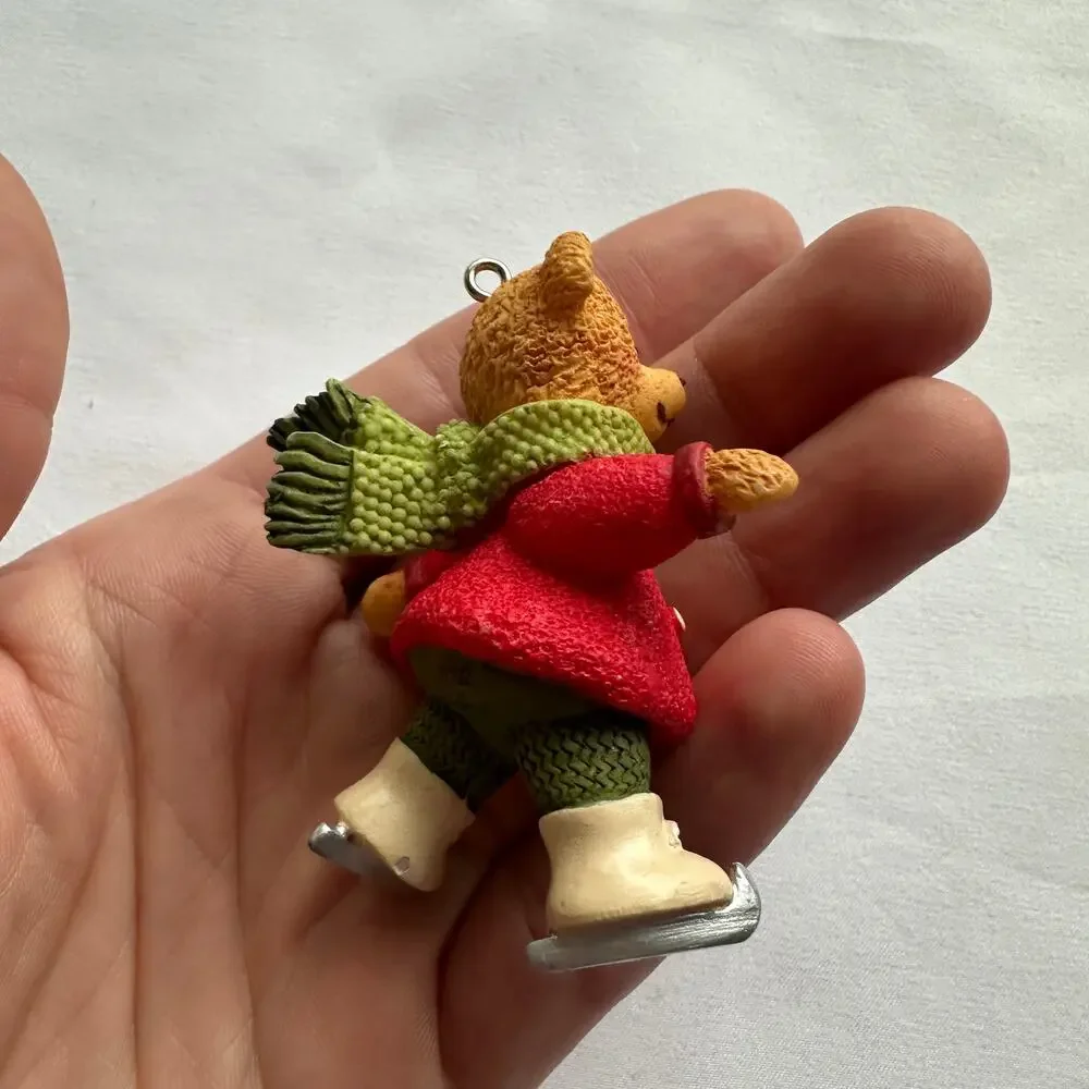 Vintage 2002 Hallmark Keepsake Gracie Skates Snow Cub Club Christmas Ornament